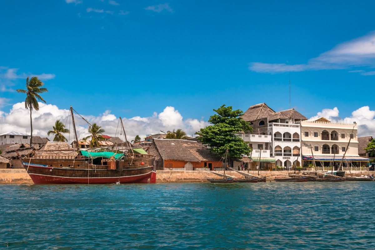 lamu-old-town-waterfront